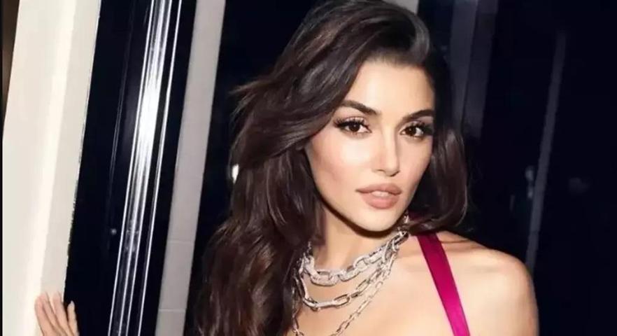 Hande Erçel tarzıyla görenleri büyüledi Beğeni butonu çöktü: ‘Benim güzel kraliçem’