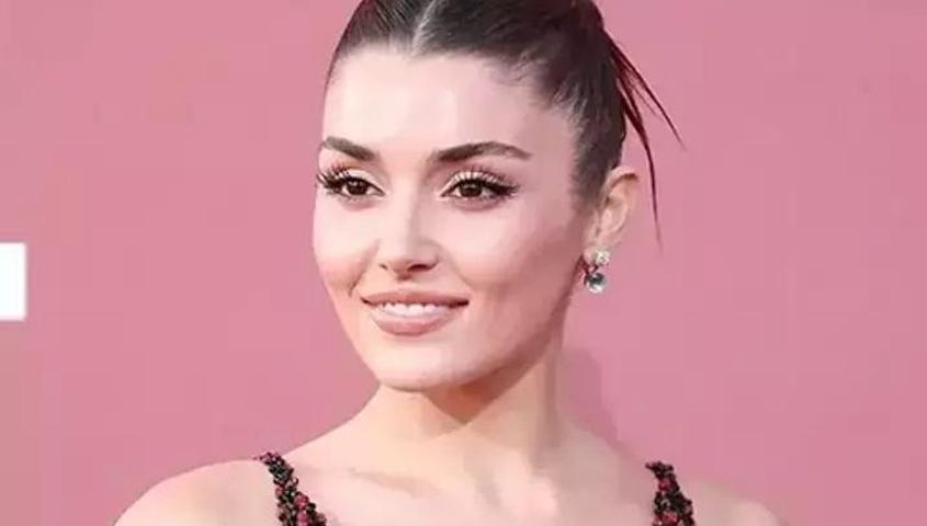 Hande Erçel tarzıyla görenleri büyüledi Beğeni butonu çöktü: ‘Benim güzel kraliçem’