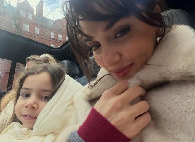 Hande Erçel tarzıyla görenleri büyüledi Beğeni butonu çöktü: ‘Benim güzel kraliçem’