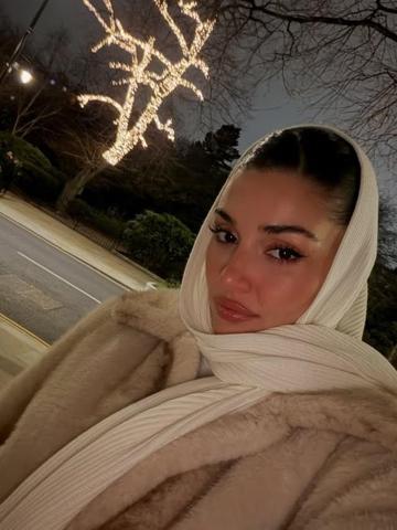 Hande Erçel tarzıyla görenleri büyüledi Beğeni butonu çöktü: ‘Benim güzel kraliçem’
