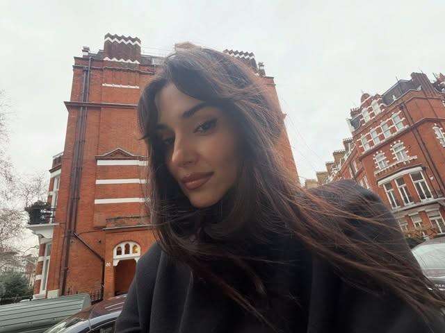 Hande Erçel tarzıyla görenleri büyüledi Beğeni butonu çöktü: ‘Benim güzel kraliçem’