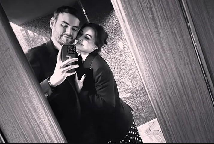 Esra Bilgiç’ten Romantik Faruk Sabancı Paylaşımı: Aşk Dolu Kare Gündem Oldu