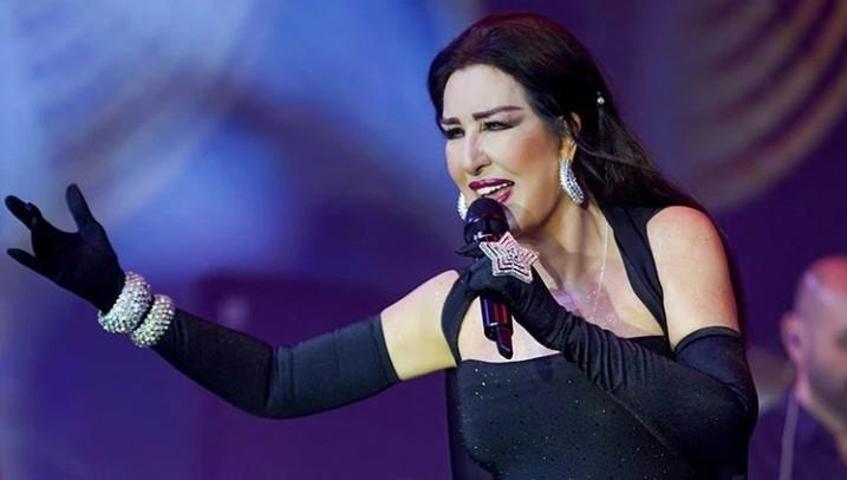 Nükhet Duru Antalya’da Sahneyi Salladı