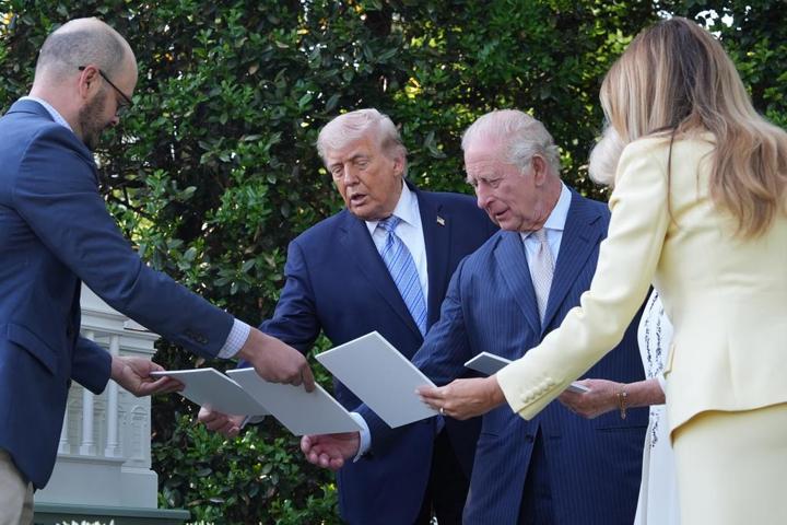 Trump, Kral Charles’a ne dedi Dudak okuma uzmanları iş başında: Putin’den bahsetti…