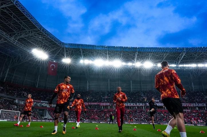 Galatasaray, Samsunspor deplasmanında bozguna uğradı Mağlubiyet sonrası bomba yorum...