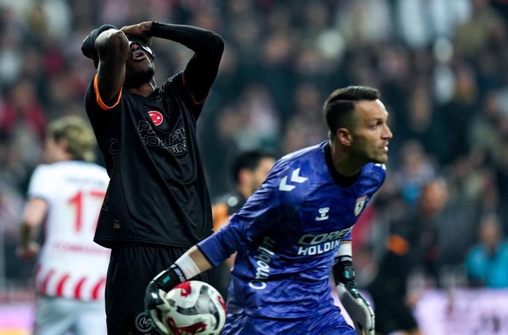 Galatasaray, Samsunspor deplasmanında bozguna uğradı Mağlubiyet sonrası bomba yorum...