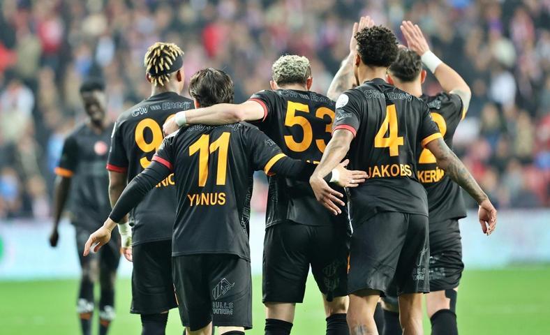 Galatasaray, Samsunspor deplasmanında bozguna uğradı Mağlubiyet sonrası bomba yorum...