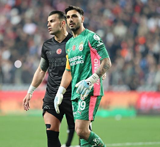 Galatasaray, Samsunspor deplasmanında bozguna uğradı Mağlubiyet sonrası bomba yorum...