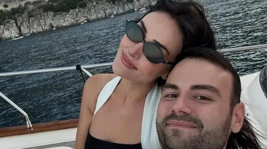 Esra Bilgiç ve Faruk Sabancı’dan Romantik Paylaşım: “Aşkın Fotoğrafı” Yorumu Yağdı
