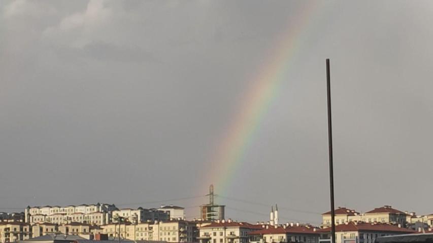 İstanbulda yağışın ardından gökkuşağı sürprizi