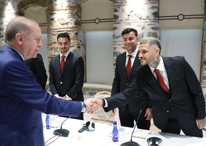 Cumhurbaşkanı Erdoğan, şampiyon Galatasaray’ı kabul etti
