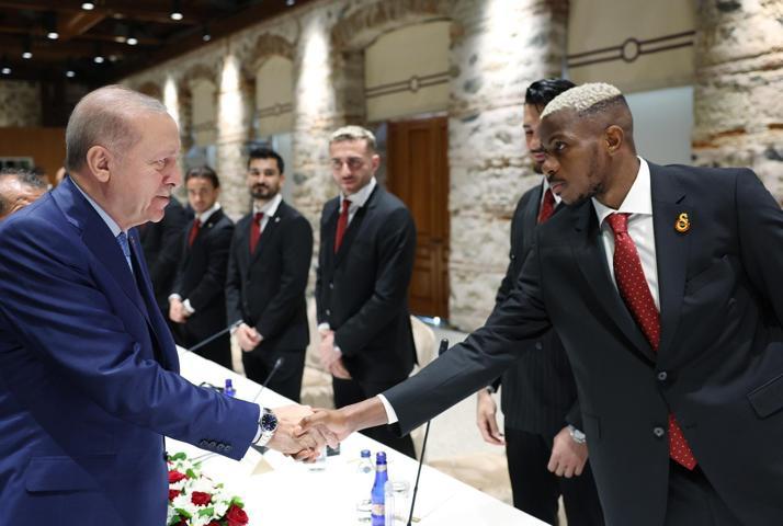 Cumhurbaşkanı Erdoğan, şampiyon Galatasaray’ı kabul etti