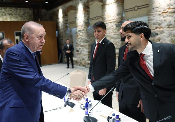 Cumhurbaşkanı Erdoğan, şampiyon Galatasaray’ı kabul etti