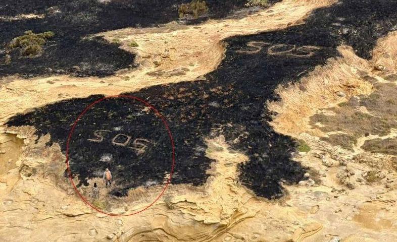 Yardım isterken adayı yaktı: Üçte biri kül oldu