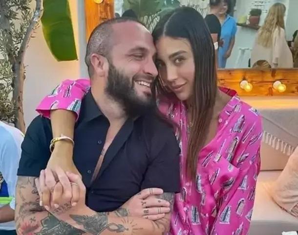 Berkay - Özlem Ada Şahin çifti bebek bekliyor İsmi belli oldu