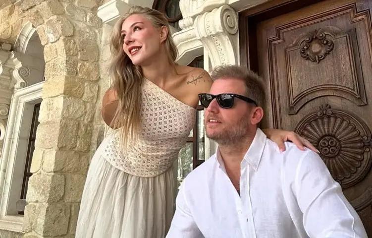 Sürpriz Bir Paylaşımla Anne Olduğunu Duyurmuştu Ege Kökenli Kızının Adını İlk Kez Açıkladı Anlamı Dikkat Çekti
