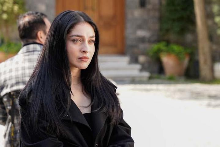 Formalite Evlilikten Gerçek Aşka: O ARTIK ZEYNEP TECER