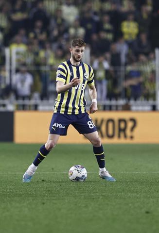 İsmail Yüksek, Ferdi Kadıoğlunun takım arkadaşı oluyor