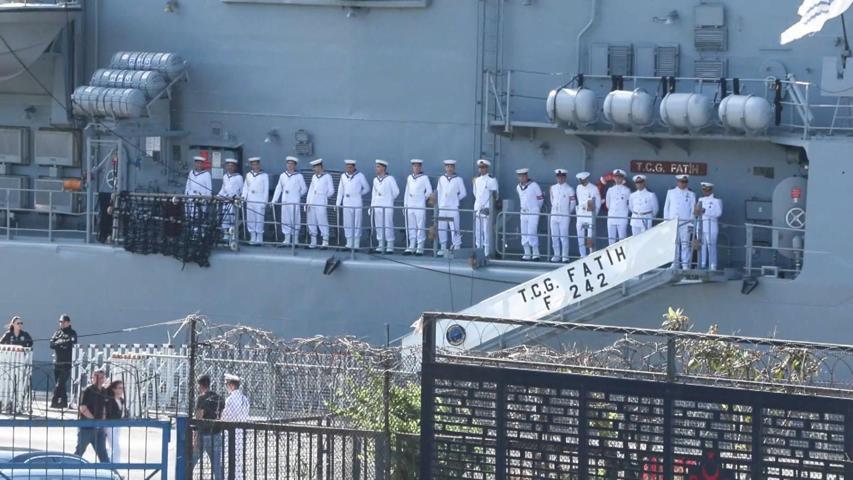 TCG Fatih, Sarayburnu Limanında ziyarete açıldı