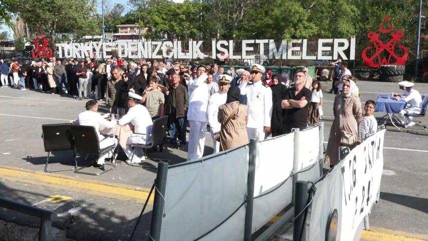 TCG Fatih, Sarayburnu Limanında ziyarete açıldı