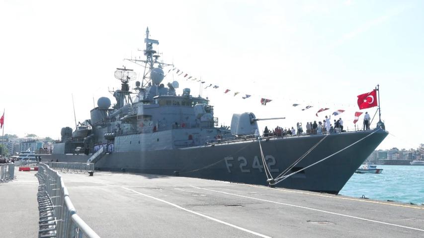 TCG Fatih, Sarayburnu Limanında ziyarete açıldı