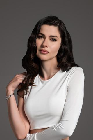 Nesrin Cavadzade “Daha 17” ile ekranın yeni divası oldu