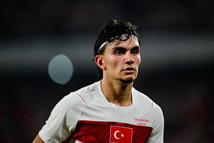 Can Uzun transferinde kritik gün Fenerbahçe pazarlıkları sürdürüyor...