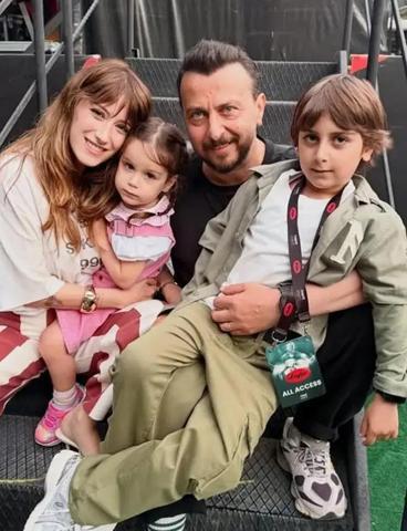 13 Yıllık Hasret Bitti Leyla The Band Sahneye Döndü, Hazal Kaya’dan Kalpleri Eriten Paylaşım