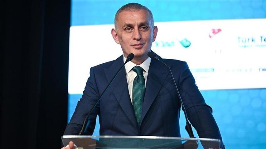 İbrahim Hacıosmanoğlundan Montella sözleri: Yolda bulduklarımızla asla değişmeyiz