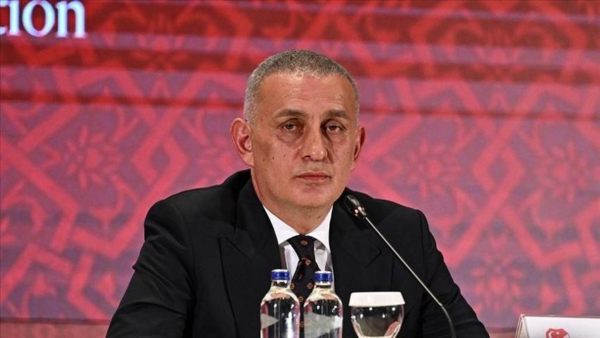 İbrahim Hacıosmanoğlundan Montella sözleri: Yolda bulduklarımızla asla değişmeyiz