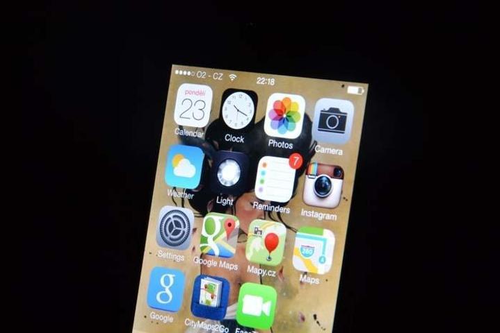 iPhone Kullanıyorsan BUNU MUTLAKA BİLMELİSİN iPhone’daki Gizemli (Sarı, Yeşil) Noktaların Sırrı Ortaya Çıktı... Telefonunda Yanıyorsa...