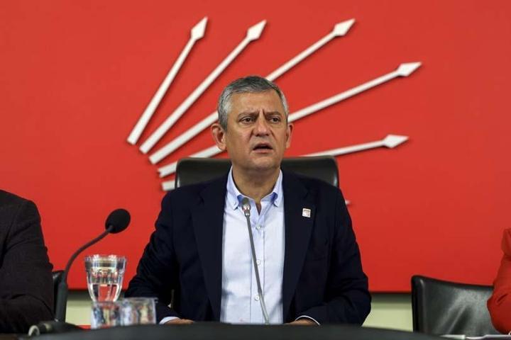 Yeni parti hazırlıklarında sona doğru: Özgür Özel ve Ekrem İmamoğlu arasında genel başkan anlaşmazlığı
