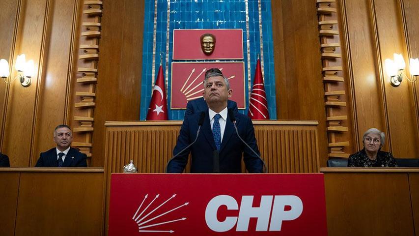 Yeni parti hazırlıklarında sona doğru: Özgür Özel ve Ekrem İmamoğlu arasında genel başkan anlaşmazlığı