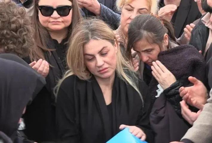Selma Konaktan Yürek Yakan İtiraf: Volkan Konakın Ölümünün Ardından İlk Kez Anlattı “Cenazesini Bir Ay Önce Rüyamda Gördüm”