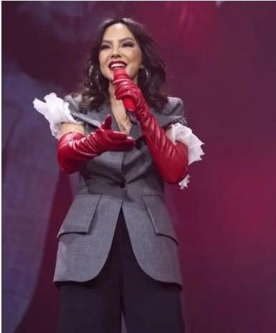 Ebru Gündeş Estetik Sonrası Yeni Pozlarıyla Gündemde