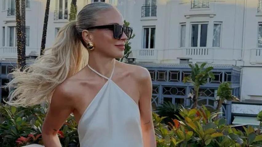 49 Yaşında Fit Haliyle Göz Kamaştırdı: Bikinili Pozları Sanal Medyayı Salladı