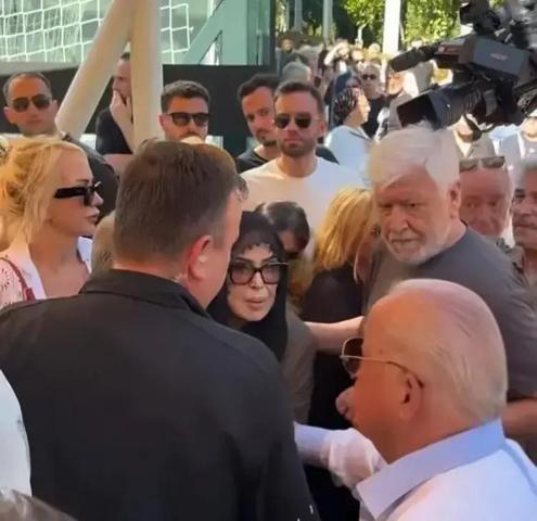 Türkan Şoray’ı Buz Kestiren Kadir İnanır Sorusu Yüzü Bir Anda Değişti: “Neden Hatırlattınız”