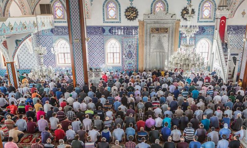 CUMA SELASI ZAMANI 31 TEMMUZ: Cuma Selası Ne Zaman Başlar Cuma Selası Neden Okunur Cuma Namazı Öncesi Okunan Sela Ne Anlama Geliyor