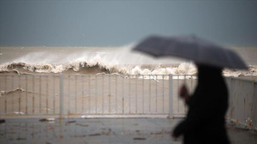 AKOM ve Meteoroloji peş peşe uyardı İşiniz yoksa dışarı çıkmayın