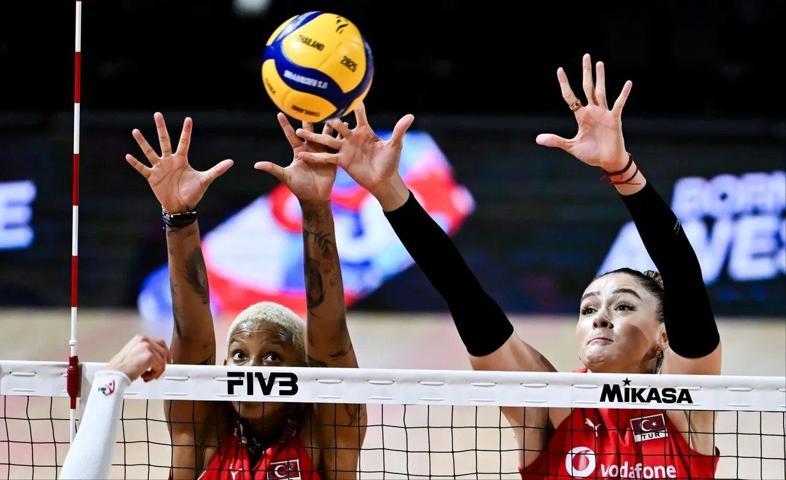 TÜRKİYE - ÇİN VOLEYBOL MAÇI NE ZAMAN, SAAT KAÇTA, HANGİ KANALDA Filenin Sultanları Yarı Final Maçında
