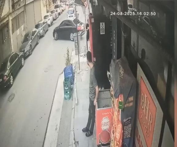 Çocukluk arkadaşına kıskançlık kurşunu Eski nişanlısıyla birlikte olduğunu öğrenince vurdu