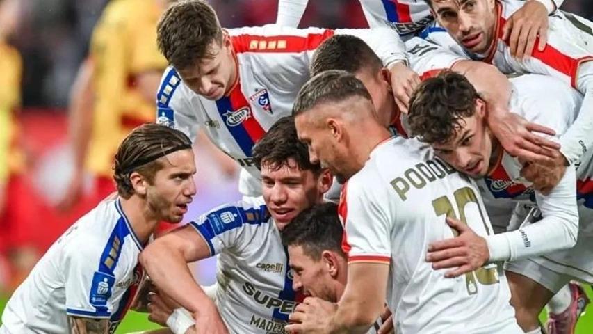 GORNİK ZABRZE FENERBAHÇE MAÇ KANALI VE SAATİ: UEFA Şampiyonlar Ligi Gornik Zabrze - Fenerbahçe Rövanş Maçı Ne Zaman, Saat Kaçta Fenerbahçe Nasıl Tur Atlar İşte Muhtemel 11ler...