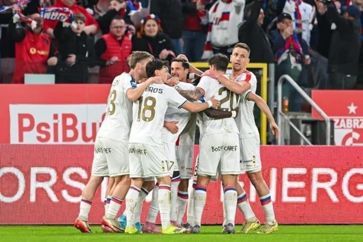GORNİK ZABRZE FENERBAHÇE MAÇ KANALI VE SAATİ: UEFA Şampiyonlar Ligi Gornik Zabrze - Fenerbahçe Rövanş Maçı Ne Zaman, Saat Kaçta Fenerbahçe Nasıl Tur Atlar İşte Muhtemel 11ler...