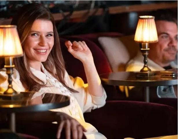 Beren Saat ile Kenan Doğulu Evliliklerinin 12. Yılını Kutladı Romantik Mesaj Dikkat Çekti