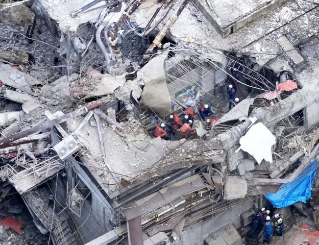 Japonyada deprem sonrası zamanla yarış: Her saniye önemli