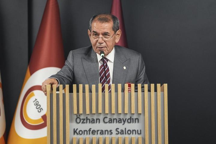 Galatasaray Kulübü Başkanı Dursun Özbek, transfer eleştirilerine cevap verdi