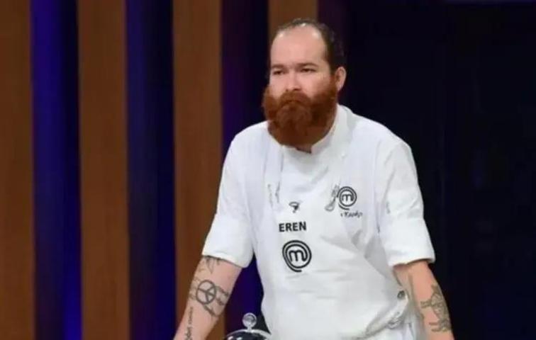 Evinde Ölü Bulunmuştu MasterChef Eren Kaşıkçı Son Yolculuğuna Uğurlandı Böyle Olmaz Yavrum