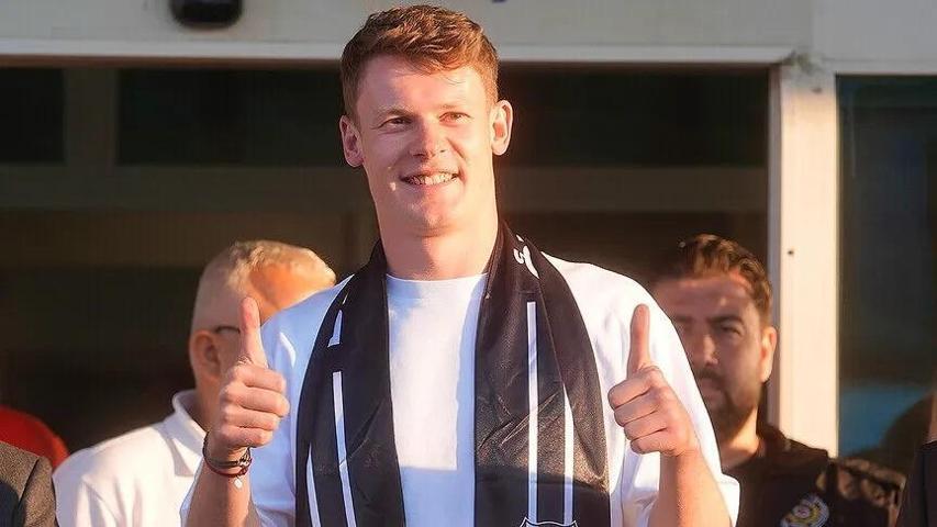 Beşiktaşın kalecisi Alexander Nübelin sır gibi sakladığı sevgilisi ortaya çıktı Güzelliği dillere destan