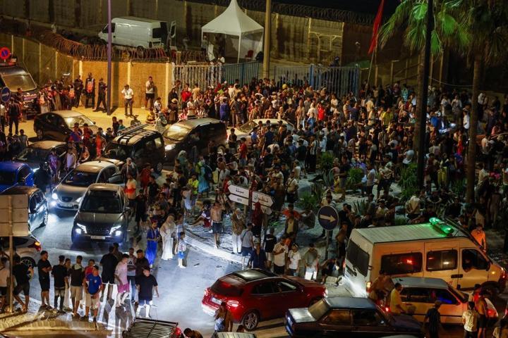 AB’yi karıştıran görüntüler Fastan İspanya toprağına göçmen akını: 24 saatte 49 bin kişi geçti...Sanchezden yeni açıklama geldi