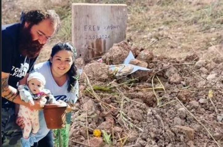 MasterChef şampiyonu Eren Kaşıkçı toprağa verildi Eşi Ecem Kaşıkçıdan kahreden paylaşım KIZININ VEDASI AĞLATTI